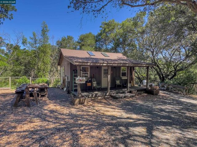 84 Quail Ln, Martinez, CA 94553