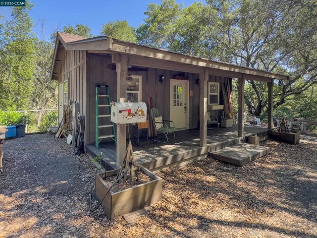 84 Quail Ln, Martinez, CA 94553