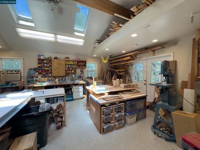 84 Quail Ln, Martinez, CA 94553