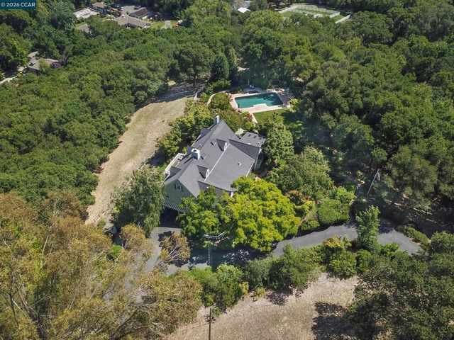 84 Quail Ln, Martinez, CA 94553