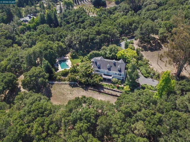 84 Quail Ln, Martinez, CA 94553