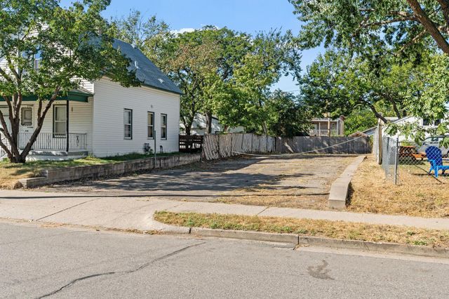 2110 4th Street NE, Minneapolis, MN 55418