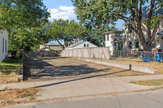 2110 4th Street NE, Minneapolis, MN 55418