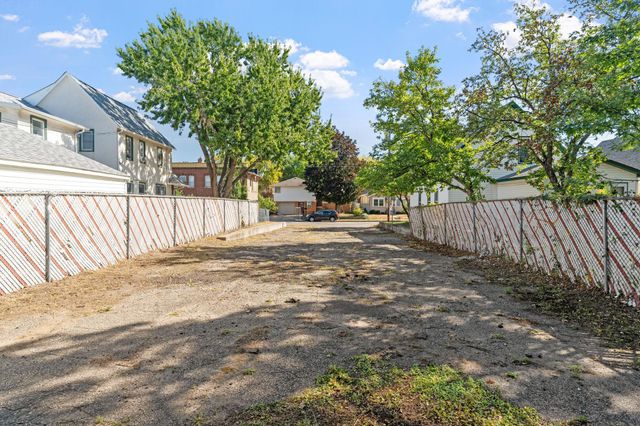 2110 4th Street NE, Minneapolis, MN 55418