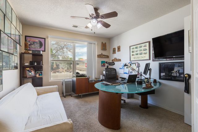 5056 Woodhaven Drive NE, Rio Rancho, NM 87144