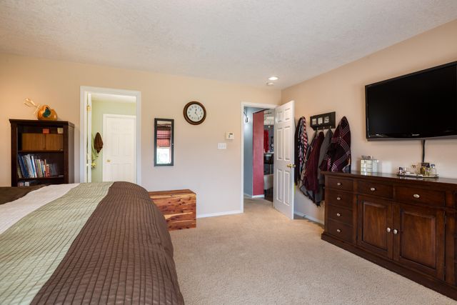 5056 Woodhaven Drive NE, Rio Rancho, NM 87144
