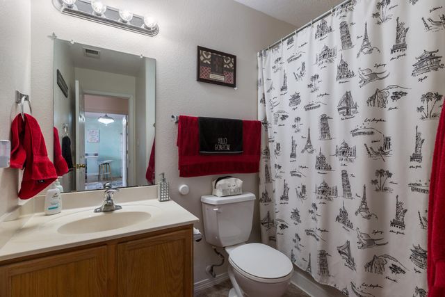 5056 Woodhaven Drive NE, Rio Rancho, NM 87144