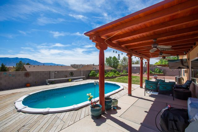 5056 Woodhaven Drive NE, Rio Rancho, NM 87144