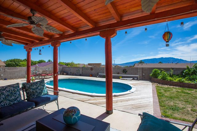 5056 Woodhaven Drive NE, Rio Rancho, NM 87144
