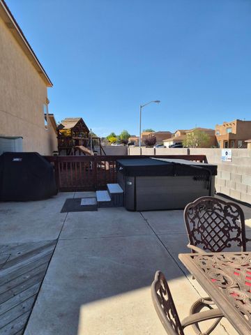 5056 Woodhaven Drive NE, Rio Rancho, NM 87144