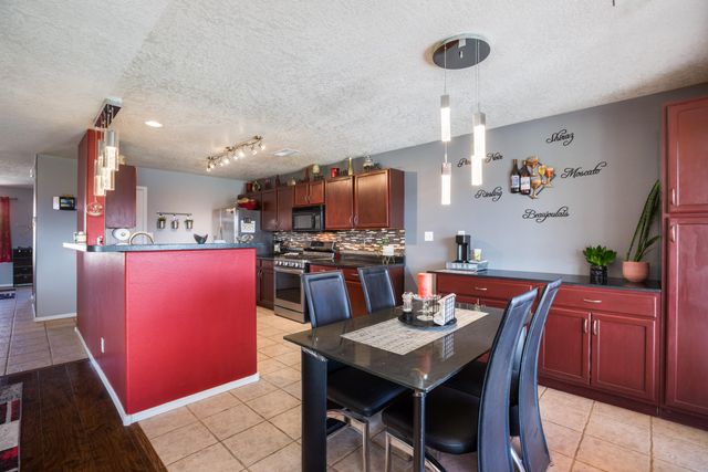 5056 Woodhaven Drive NE, Rio Rancho, NM 87144