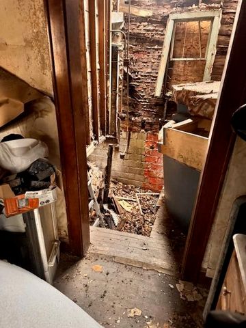 866 Floyd Street, Gary, IN 46403