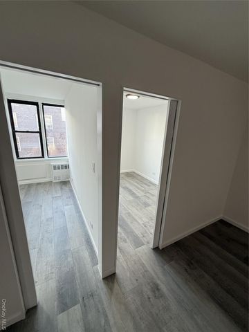 42-26 81 Street 7N, Elmhurst, NY 11373