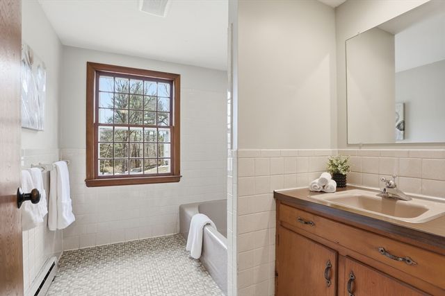 6 Old Village Rd, Acton, MA 01720