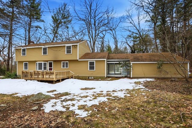 6 Old Village Rd, Acton, MA 01720