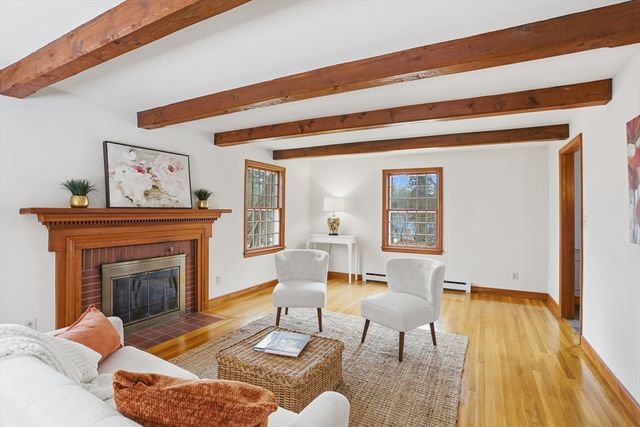 6 Old Village Rd, Acton, MA 01720