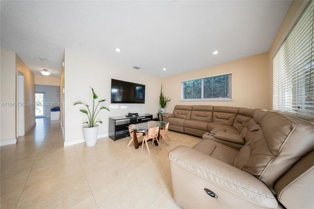 3455 SW 75th Ct, Miami, FL 33155