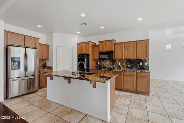 727 W Camino Curvitas, Sahuarita, AZ 85629