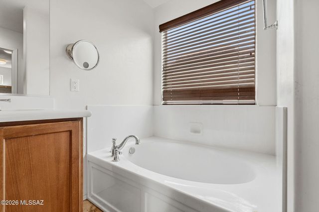 727 W Camino Curvitas, Sahuarita, AZ 85629