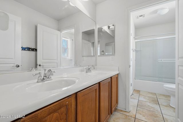 727 W Camino Curvitas, Sahuarita, AZ 85629