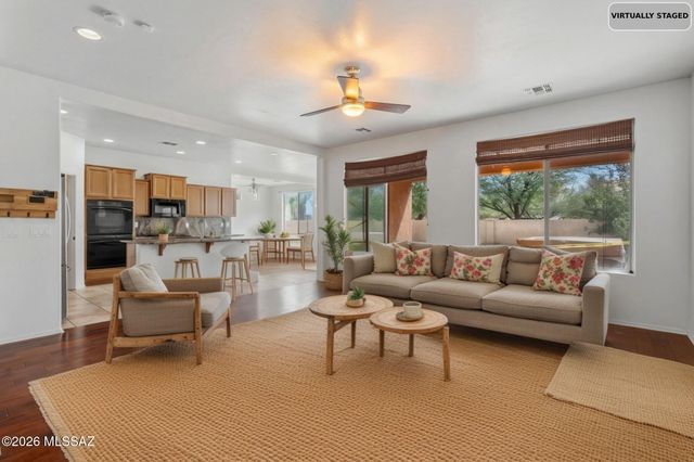 727 W Camino Curvitas, Sahuarita, AZ 85629