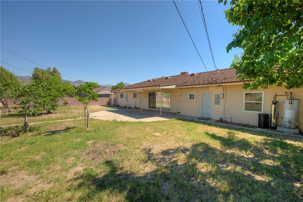 Image 27 of property listing at 184 Palmyra, San Bernardino, CA 92404