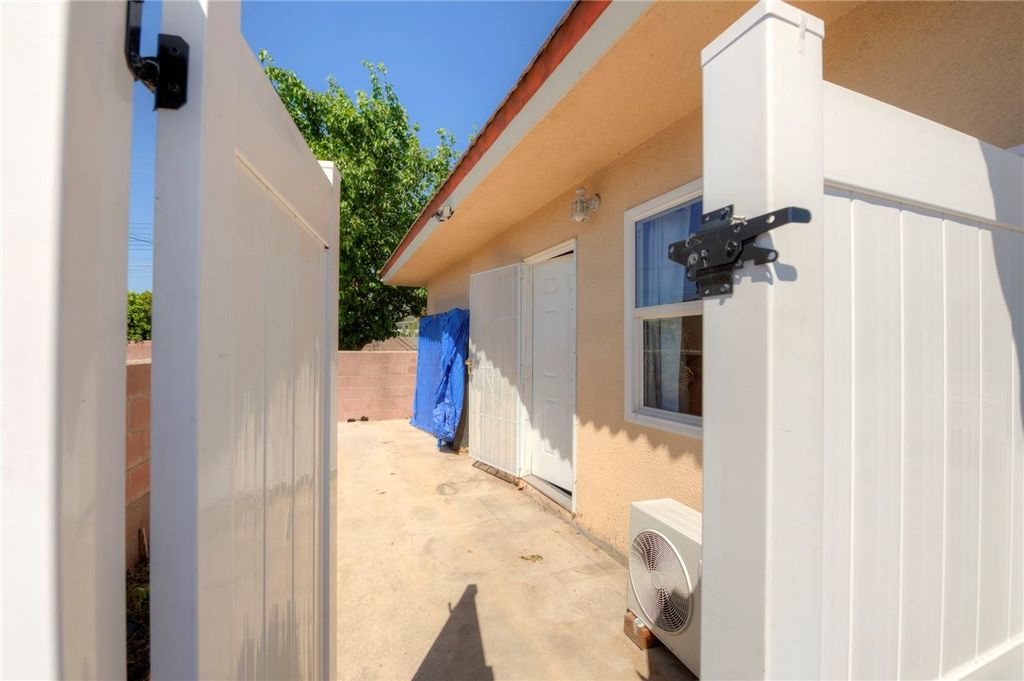 Image 45 of property listing at 184 Palmyra, San Bernardino, CA 92404