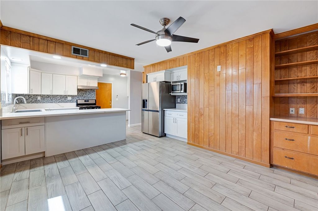 Image 7 of property listing at 184 Palmyra, San Bernardino, CA 92404