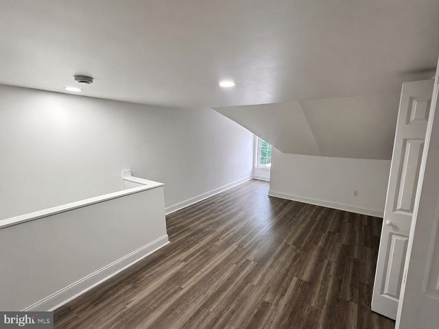 31 CHAMBERS ST, Trenton, NJ 08609