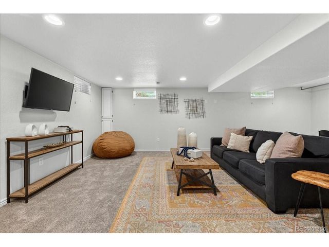 4800 Knox Ct, Denver, CO 80221