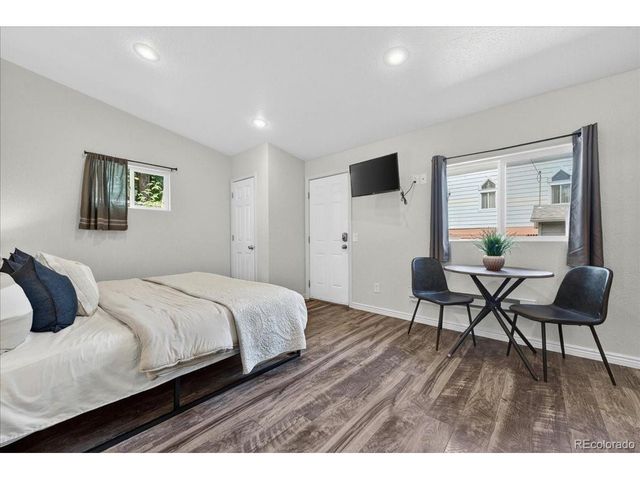 4800 Knox Ct, Denver, CO 80221