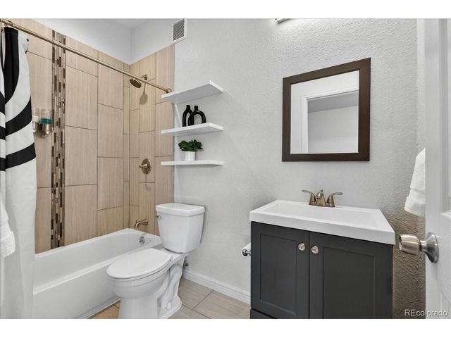 4800 Knox Ct, Denver, CO 80221
