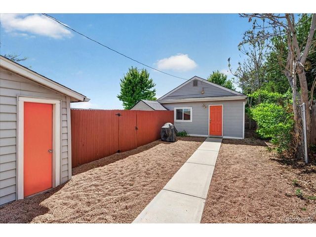 4800 Knox Ct, Denver, CO 80221