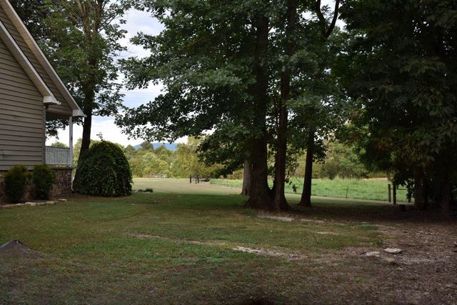 9415 Old State Highway 28, Pikeville, TN 37367