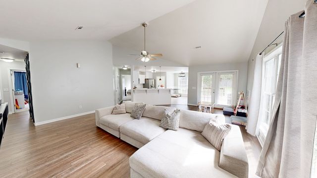 406 Powder Horn Drive, Midland City, AL 36350