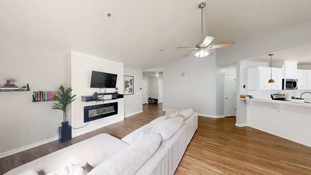 406 Powder Horn Drive, Midland City, AL 36350