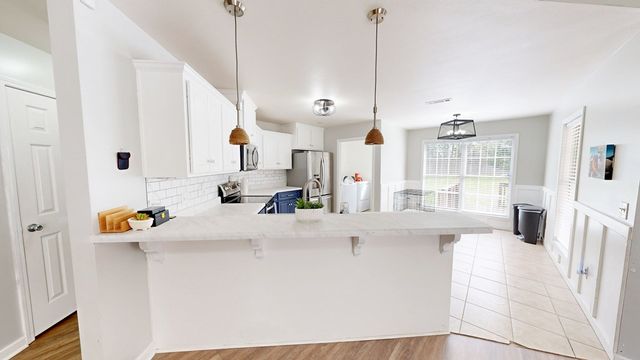 406 Powder Horn Drive, Midland City, AL 36350