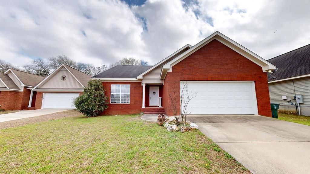 406 Powder Horn Drive, Midland City, AL 36350