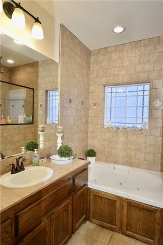 1717 Agarito Ave, Alice, TX 78332