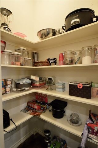 1717 Agarito Ave, Alice, TX 78332