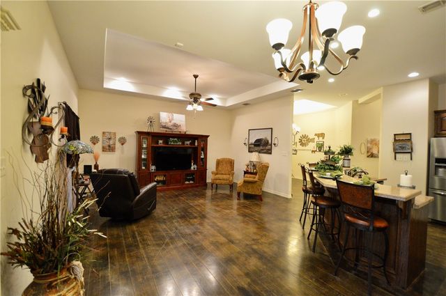 1717 Agarito Ave, Alice, TX 78332