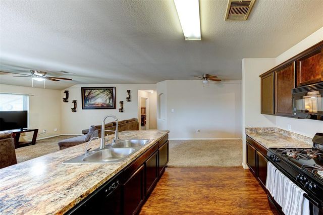 75 Rodeo Drive, Manvel, TX 77578