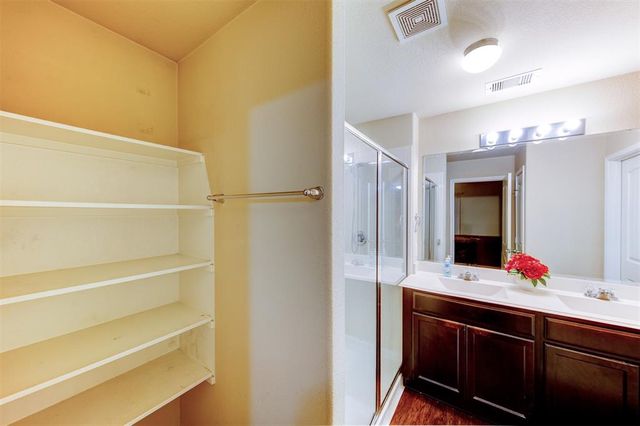 75 Rodeo Drive, Manvel, TX 77578