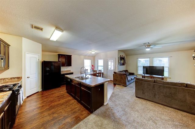 75 Rodeo Drive, Manvel, TX 77578