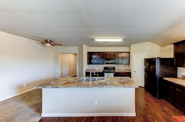 75 Rodeo Drive, Manvel, TX 77578