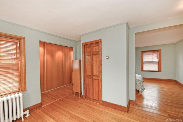 198 Warner Avenue, Roslyn Heights, NY 11577