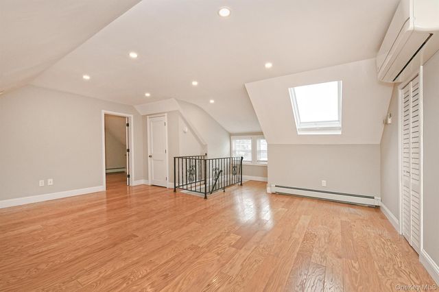 198 Warner Avenue, Roslyn Heights, NY 11577