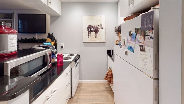 64 W Cedar 2, Boston, MA 02114