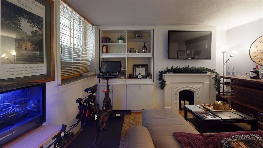64 W Cedar 2, Boston, MA 02114