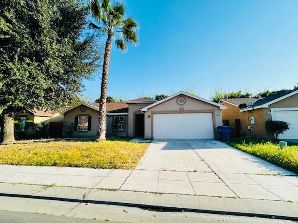 5260 E Wildflower Lane, Fresno, CA 93725